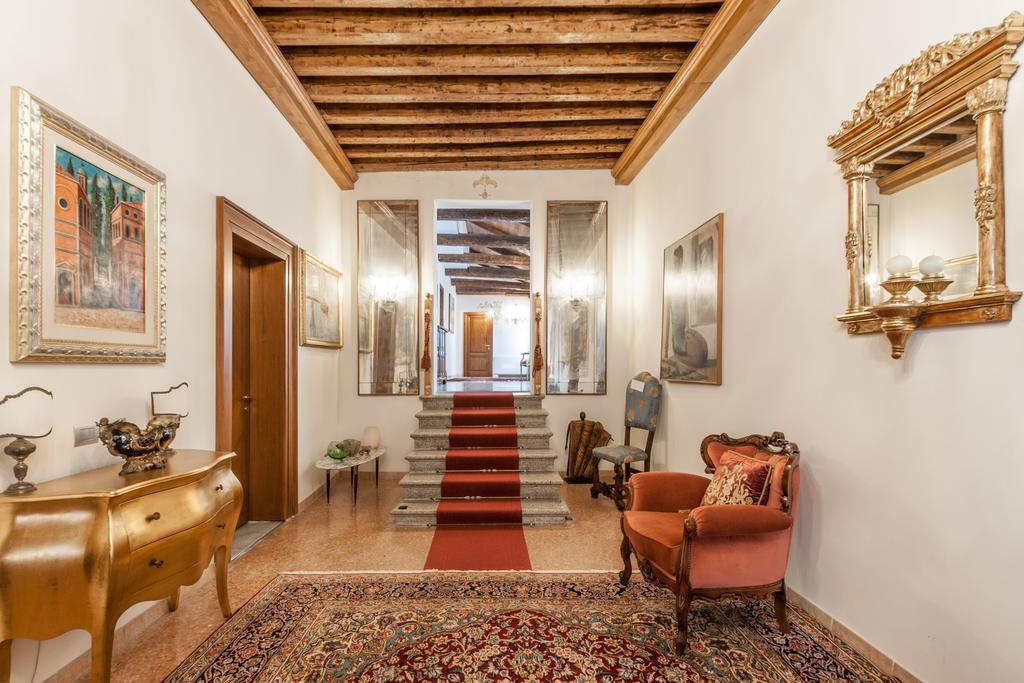 Palazzo Della Torre Apartment Venesia Bagian luar foto