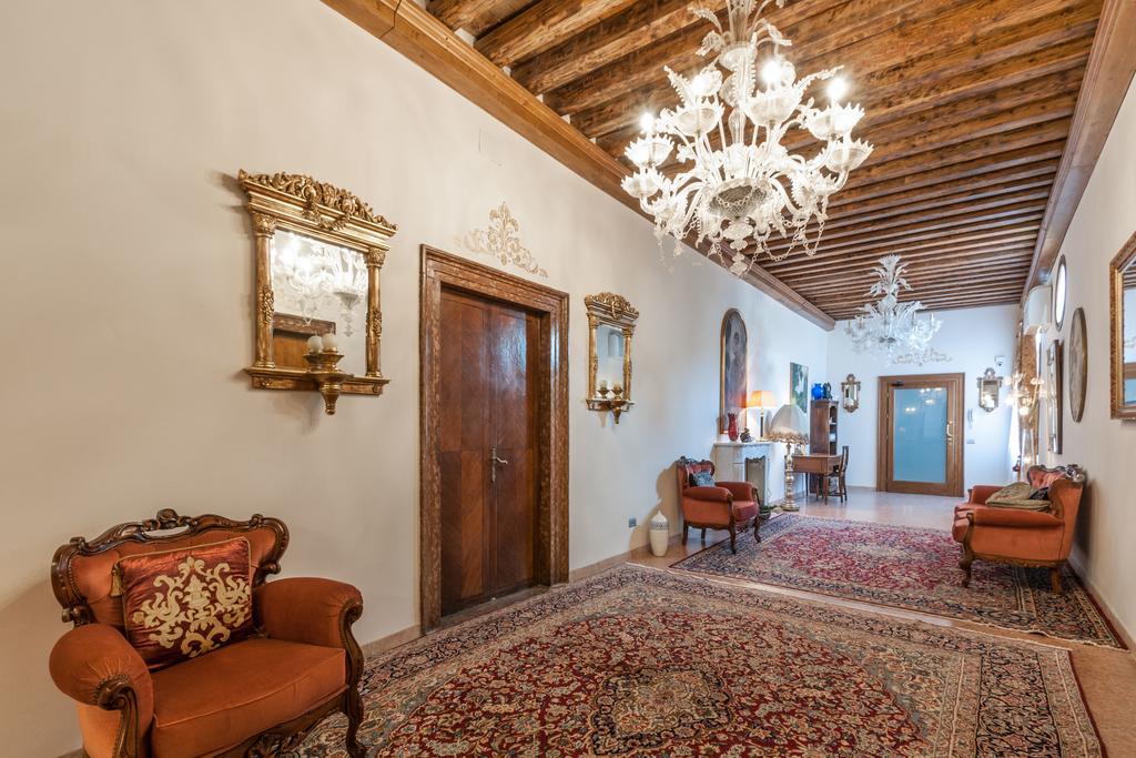 Palazzo Della Torre Apartment Venesia Bagian luar foto