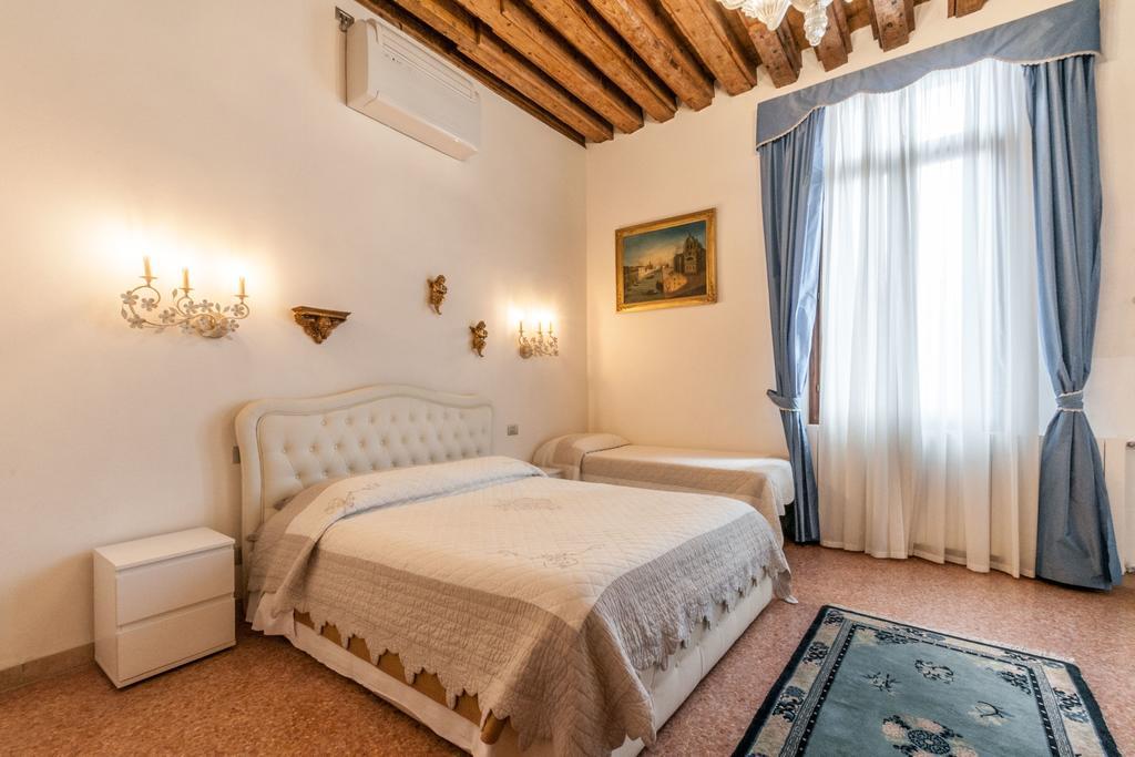 Palazzo Della Torre Apartment Venesia Bagian luar foto